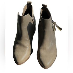 Booties MIA Bradlee Boots tan preloved with side zipper booties SB15